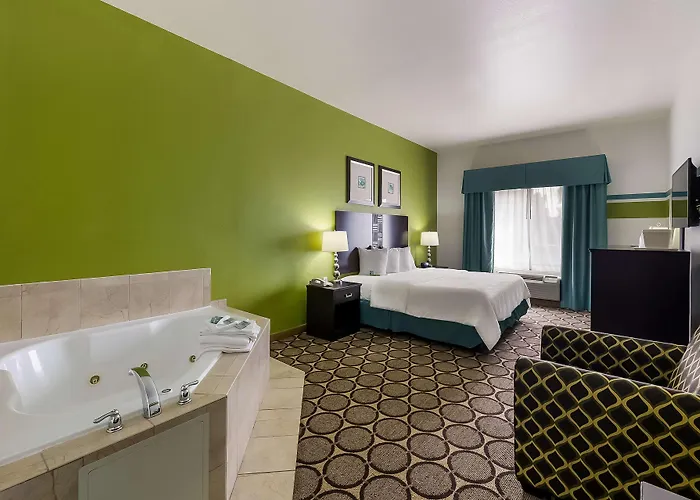 Western & Hotel 3*