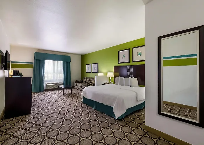 Western & Hotel 3*